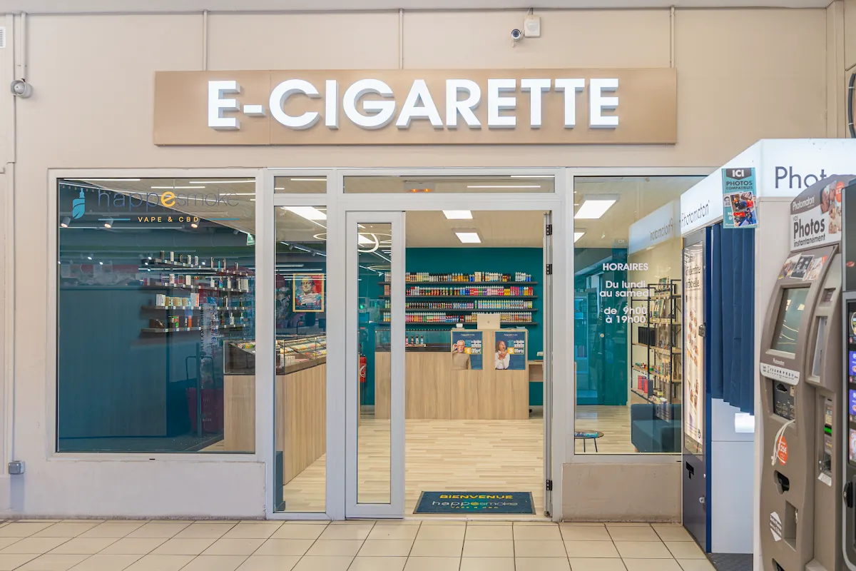 Vitrine du magasin HappeSmoke Gréasque